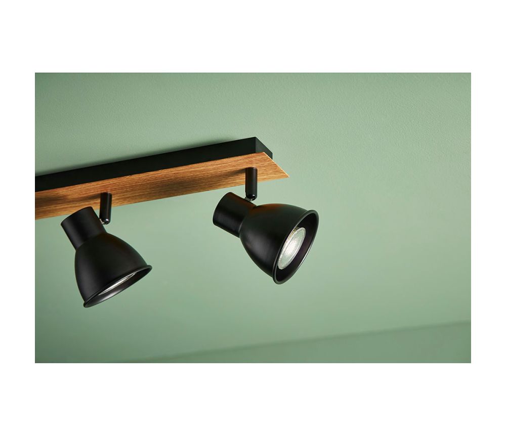 spot-rampe-en-metal-3-abat-jours-indus-noir-atelier-35353_35353_SITU03_WEB
