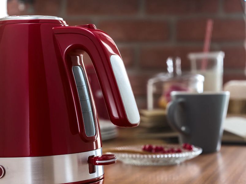 Bouilloire DELONGHI Active Line KBLA2000.R Rouge infinytech Réunion 3