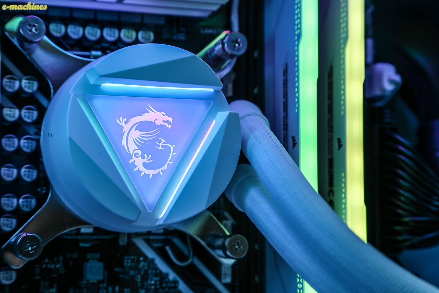 e-machines Snow Edition RTX 3080 et Core i7 12700KF image 03-min