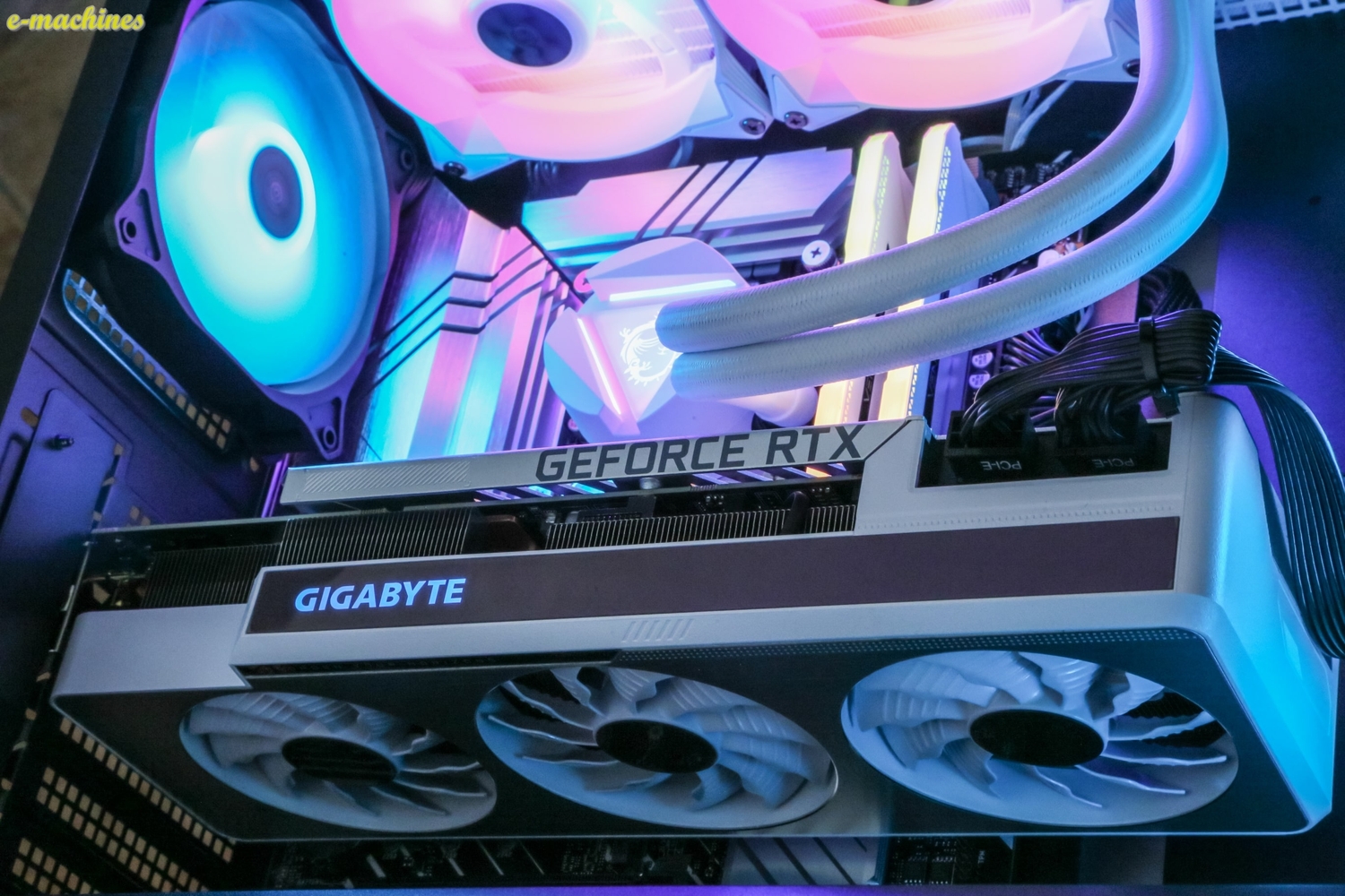 e-machines Snow Edition RTX 3080 et Core i7 12700KF image 04-min