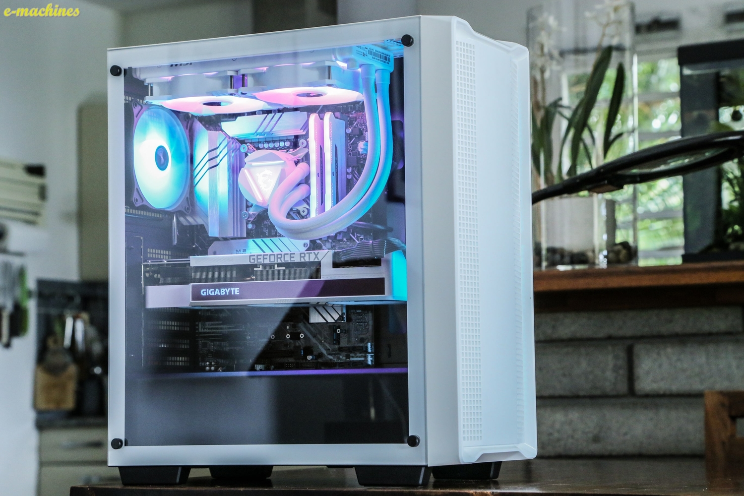 e-machines Snow Edition RTX 3080 et Core i7 12700KF image 01-min
