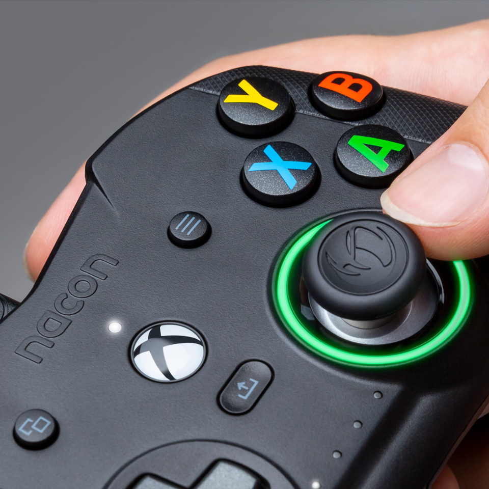 Matériels informatique manette NACON Revolution X Pro Controller infinytech Réunion 04