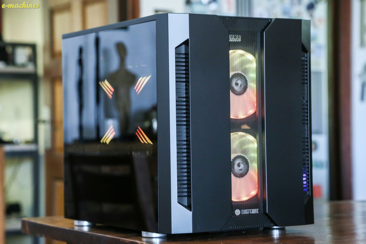 Matériels informatique E-MACHINES CHIEFTRONIC M2 i7-13700KF et RTX 4070 Ti infinytech Réunion 02