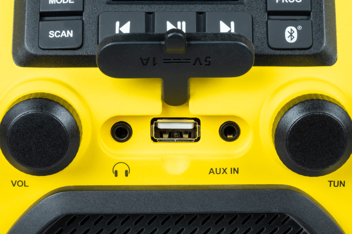 Matériels audio radio de chantier THOMSON WKR50BT infinytech Réunion 04