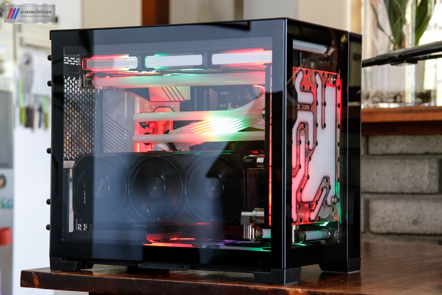 E-MACHINES Cube LIAN LI O11D Mini Core i7 14700KF custom RTX 4080 Gainward Panther infinytech Réunion 05