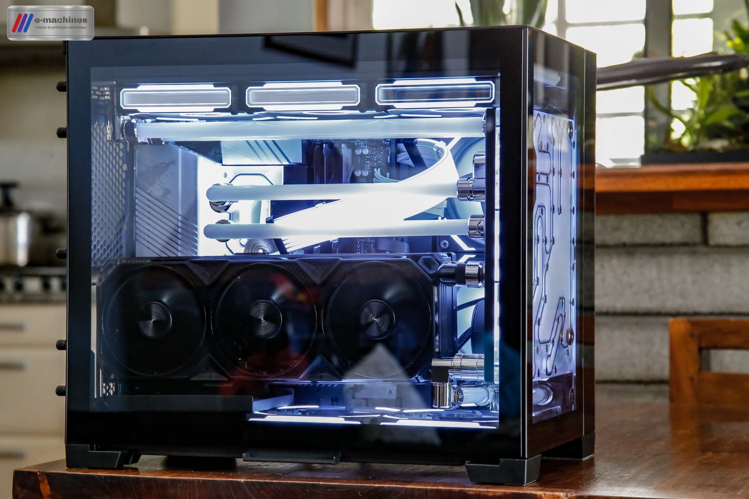 E-MACHINES Cube LIAN LI O11D Mini Core i7 14700KF custom RTX 4080 Gainward Panther infinytech Réunion 06