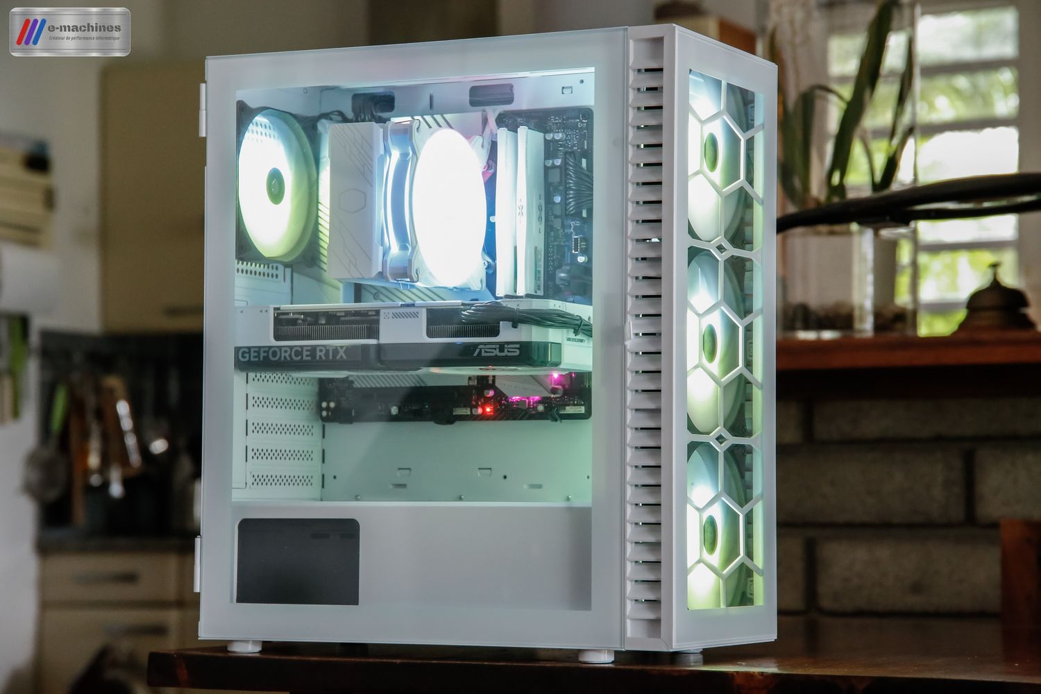Matériels informatique KOLINK OBSERVATORY HF GLASS ARGB Blanc i5-14500 et RTX 4070 SUPER infinytech Réunion 03