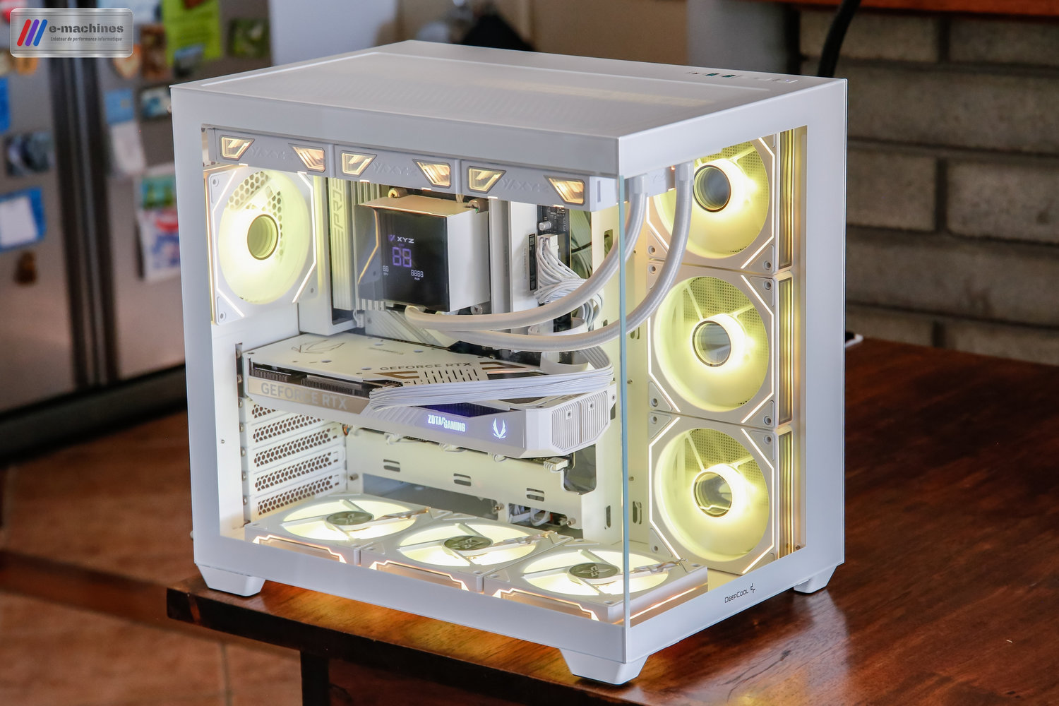 Cube DeepCool blanc Ryzen 7700 et RTX 5070 Zotac infinytech Réunion 03