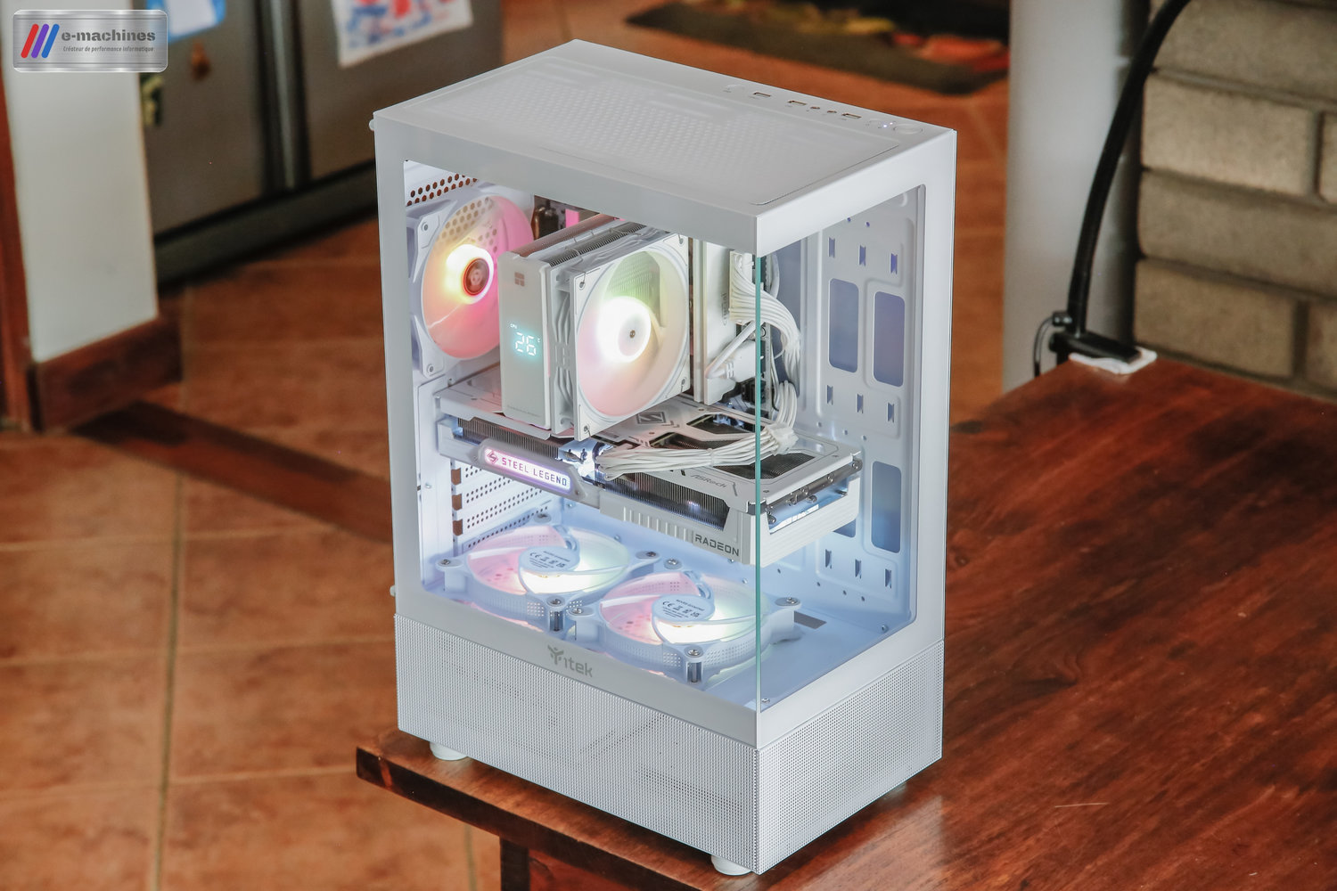 Itek blanche Ryzen 8400F RX 9060XT 16Go infinytech Réunion 01