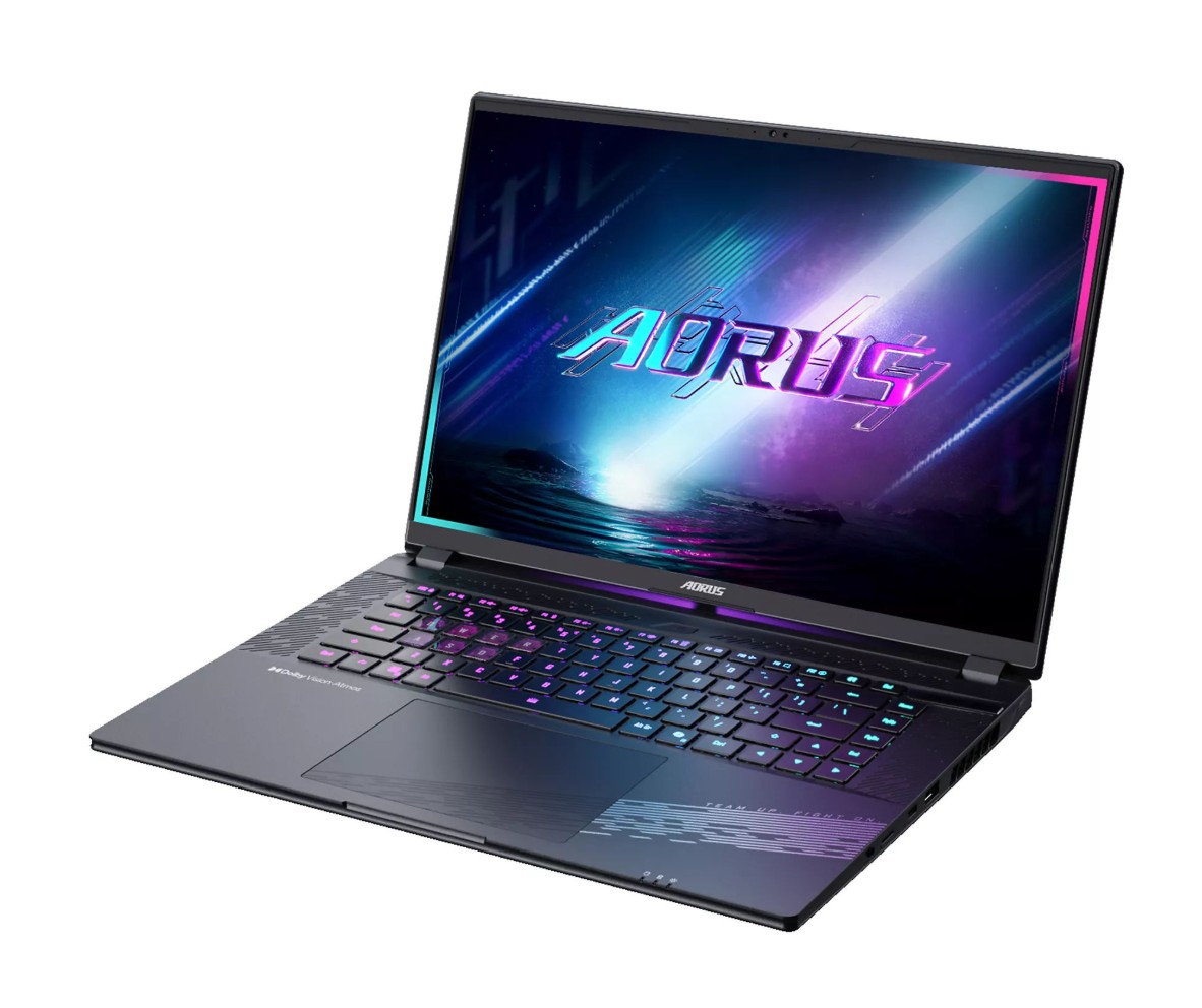 Gigabyte Aorus Elite 16 BWHC3FRC65SP infinytech Réunion 03
