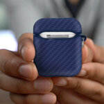 Accessoires audio coque anti-chocs AKASHI ALTAIRPODBLU pour AirPod 1 et 2 Bleu Marine infinytech Réunion 03