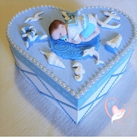 Boîte de naissance bleue clair et blanche, bébé garçon marin - au cœur des arts.