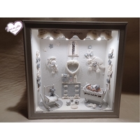 Vitrine de naissance lumineuse bébé garçon marin – au cœur des arts