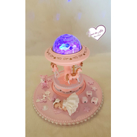 Carrousel musical lumineux bébé fille - au cœur des arts
