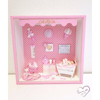 Vitrine de naissance lumineuse bébé fille – au cœur des arts