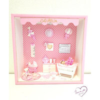 Vitrine de naissance lumineuse bébé fille – au cœur des arts