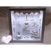 Vitrine de naissance lumineuse bébé fille – au cœur des arts