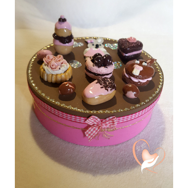 37-Boîte à biscuits ou chocolats - au coeur des arts
