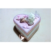 Petite boîte en bois en forme de cœur bébé fille - au cœur des arts.