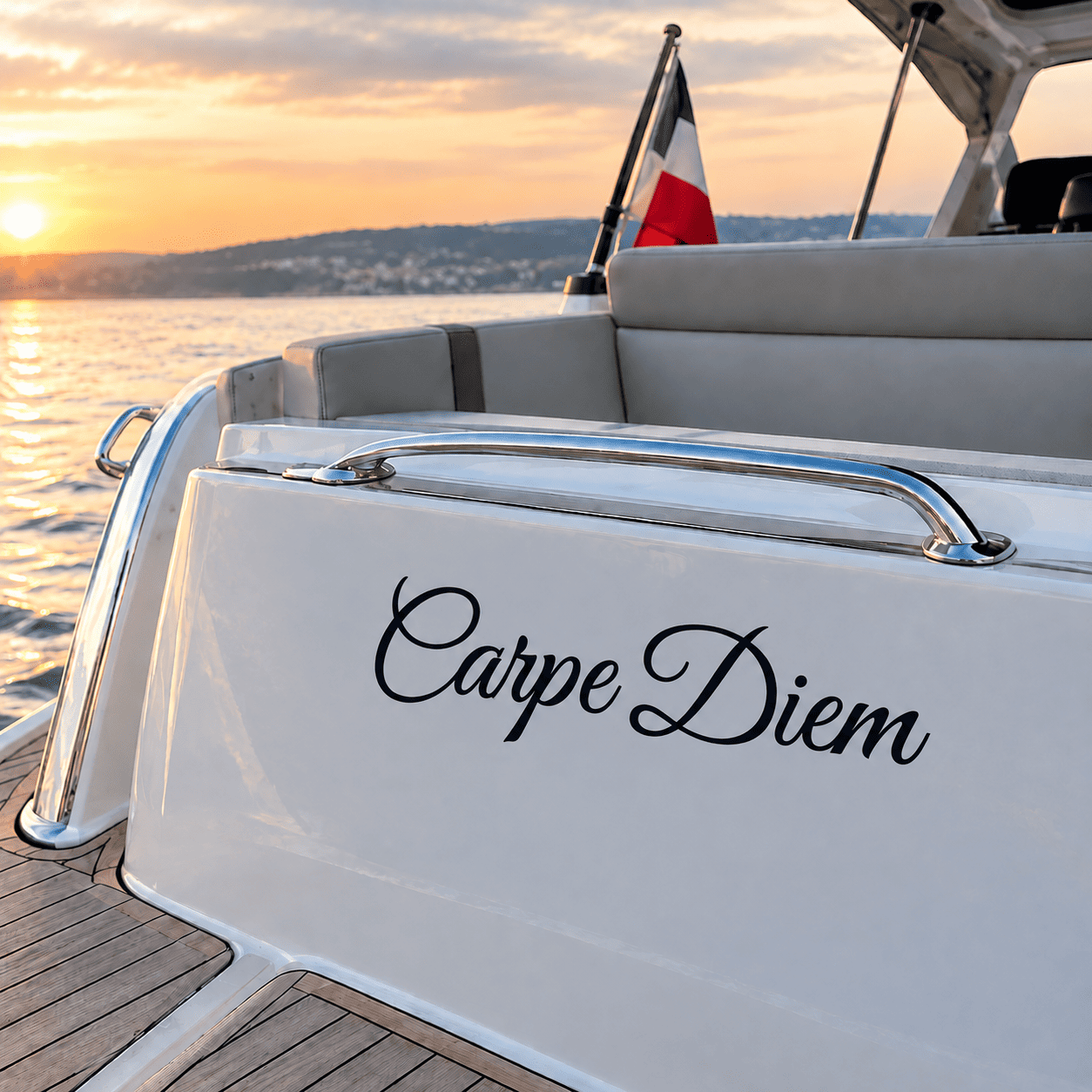 stickers-nom-bateau-carpe-diem-lettrage-vinyle-coque-bateau-moteur-premstick