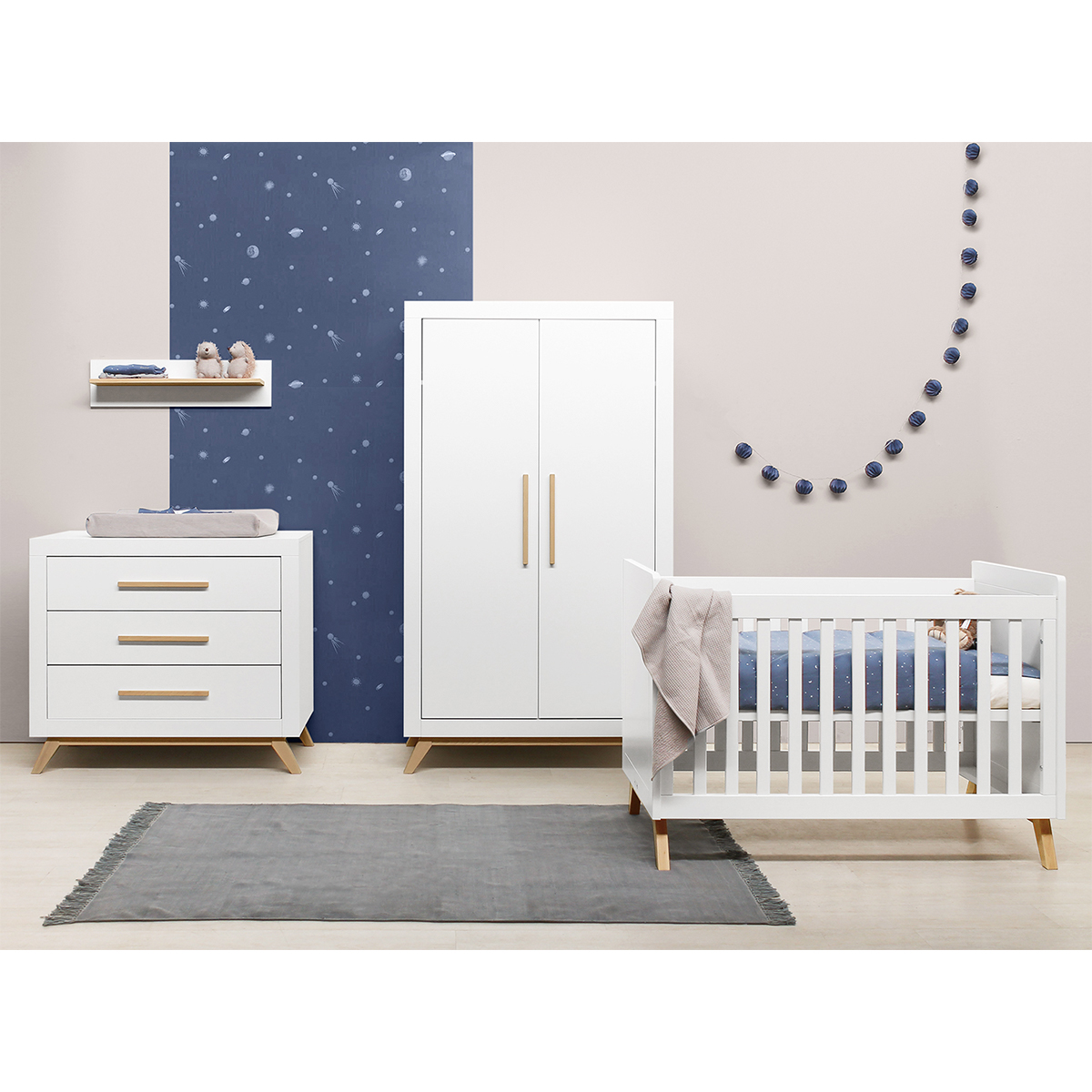 Chambre complète lit bébé 60x120, commode à langer et armoire 2 portes Bopita Fenna - Blanc et bois naturel