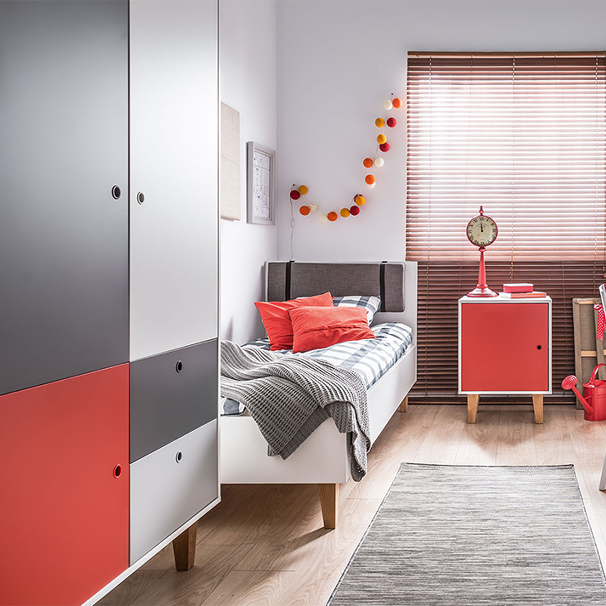 5010749_vox_concept_armoire_2p_rouge