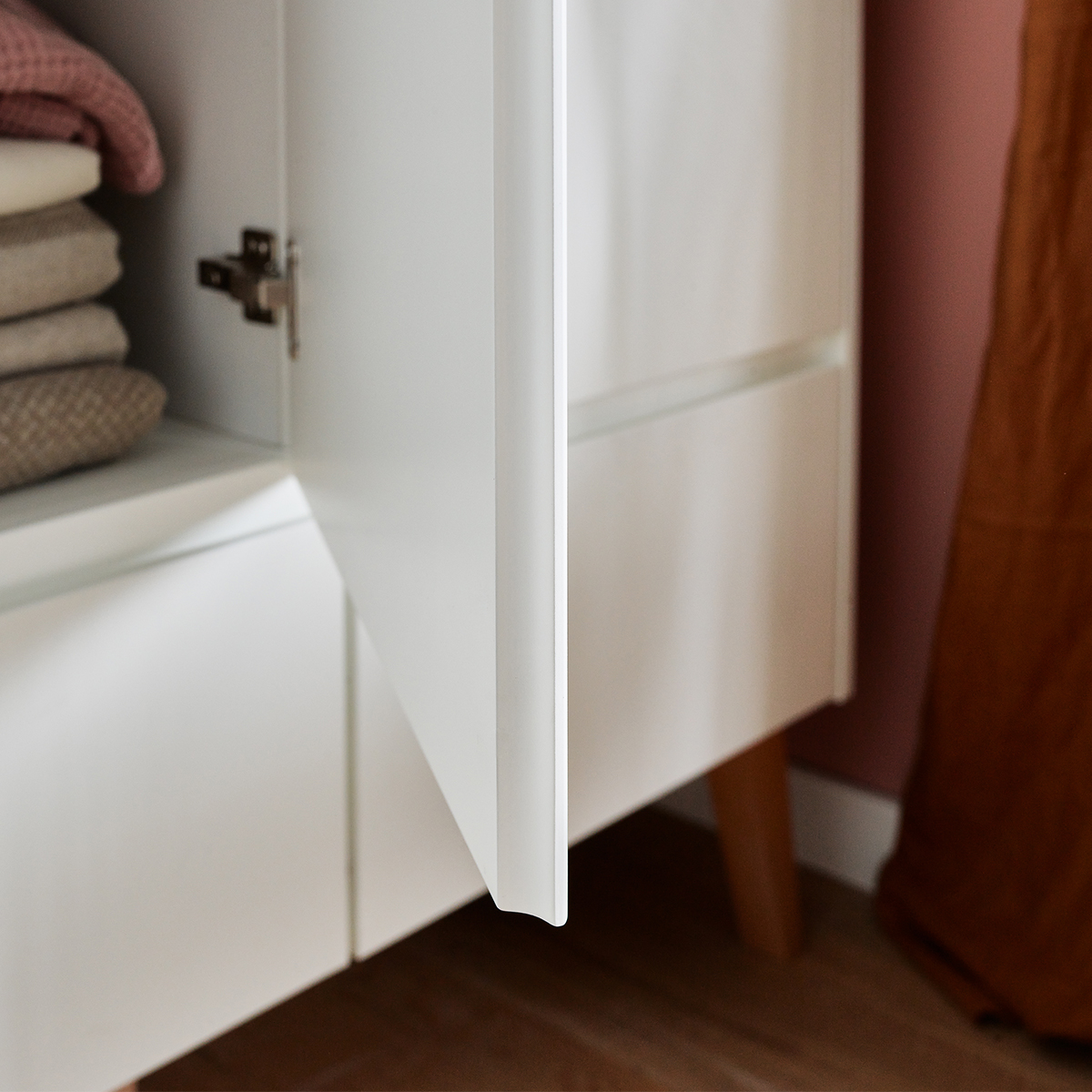 pinio_swing_blanc_armoire_3-portes_2-tiroir_5