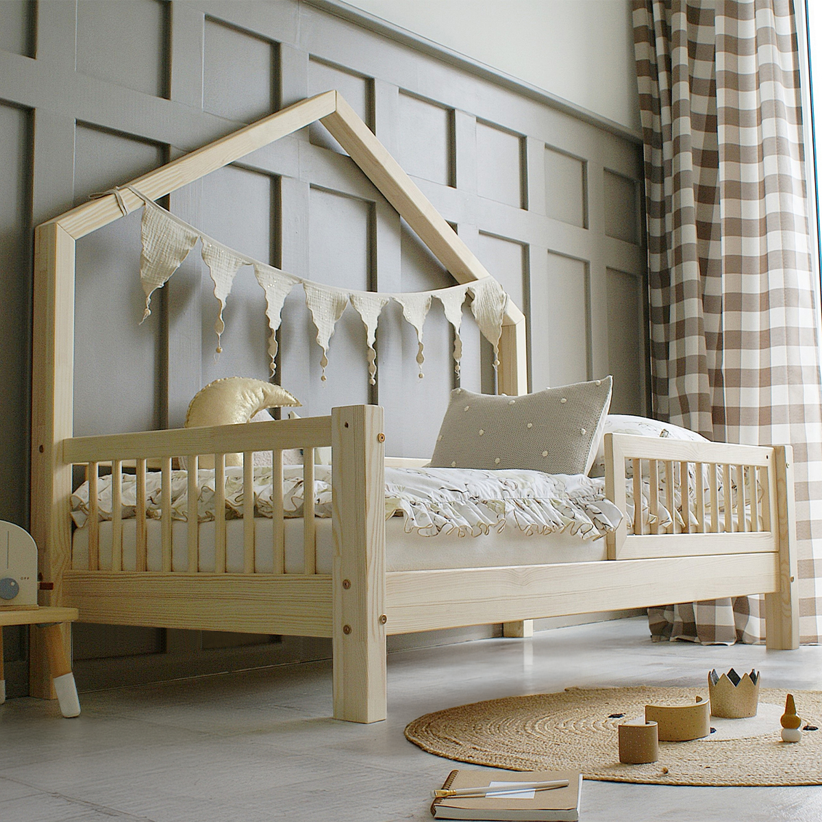 Lit cabane 90x190 barrière et sommier inclus pieds 10 cm Manon - Bois