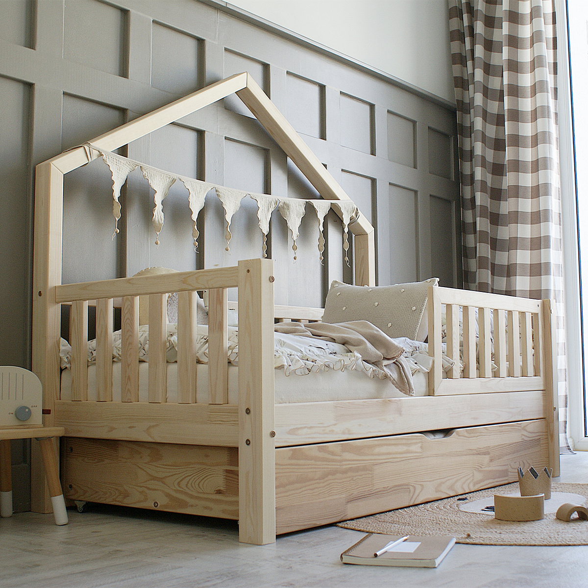Lit cabane 90x190 barrière sommier et tiroir inclus Léonie - Bois