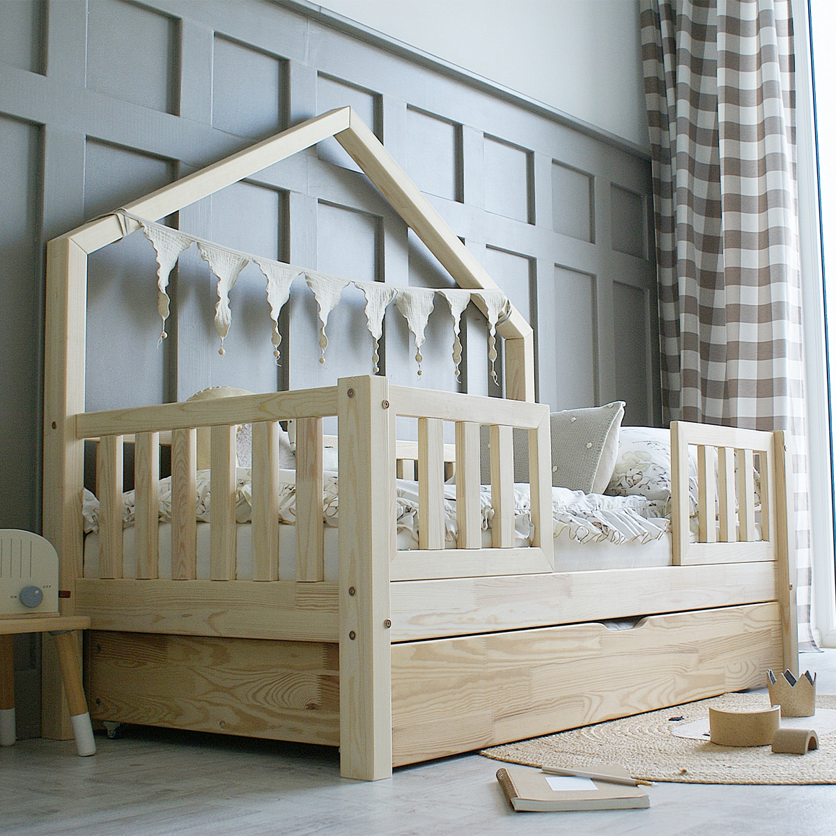 Lit cabane 90x190 barrières sommier et tiroir inclus Léonie - Bois