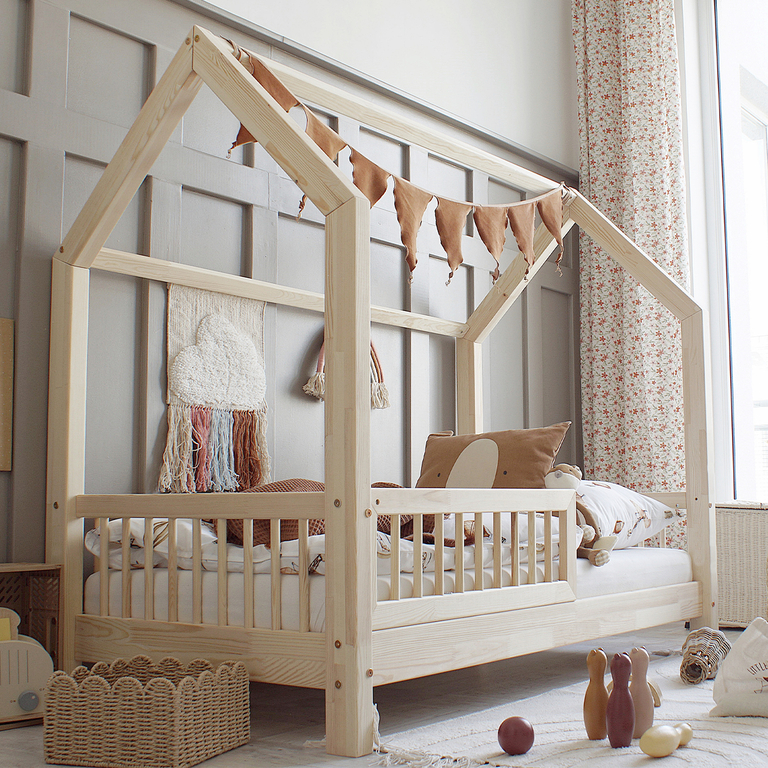Lit cabane 90x190 barrière et sommier inclus pieds 10 cm Sofia - Bois