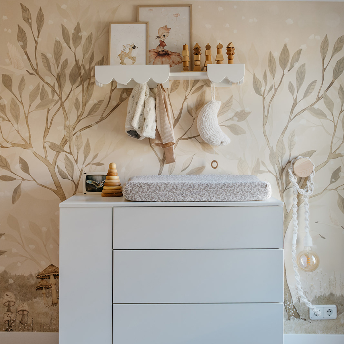 Woodluck_Babushka_blanc_etagere_murale_4