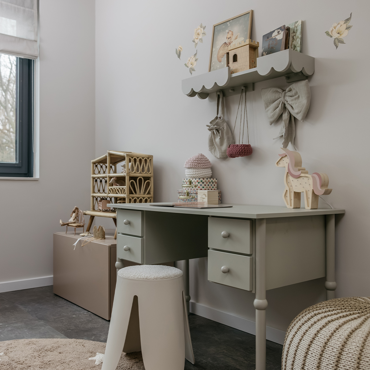 Woodluck_Babushka_olive_etagere_murale_4