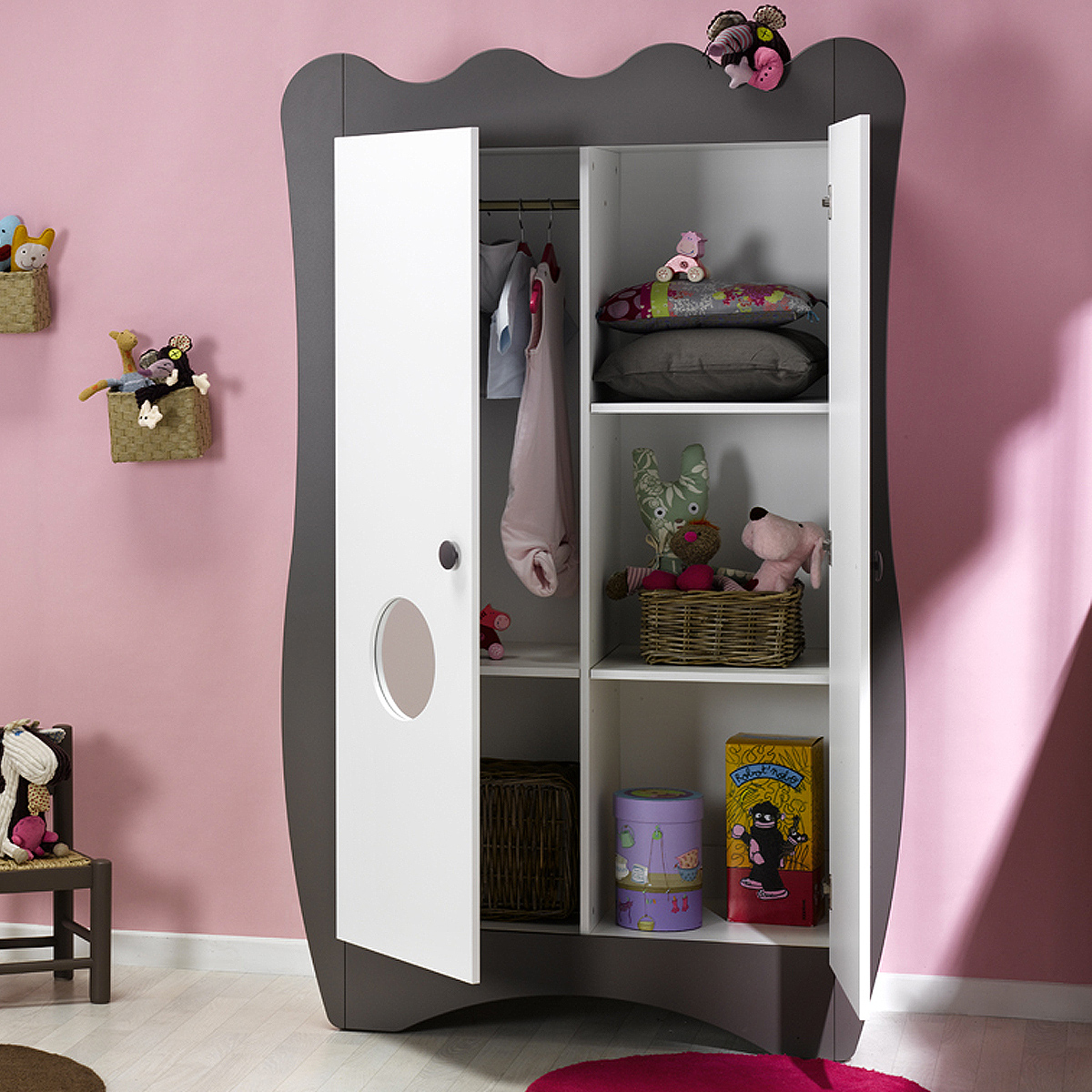 loupiot_doudou_taupe_armoire_ouverte