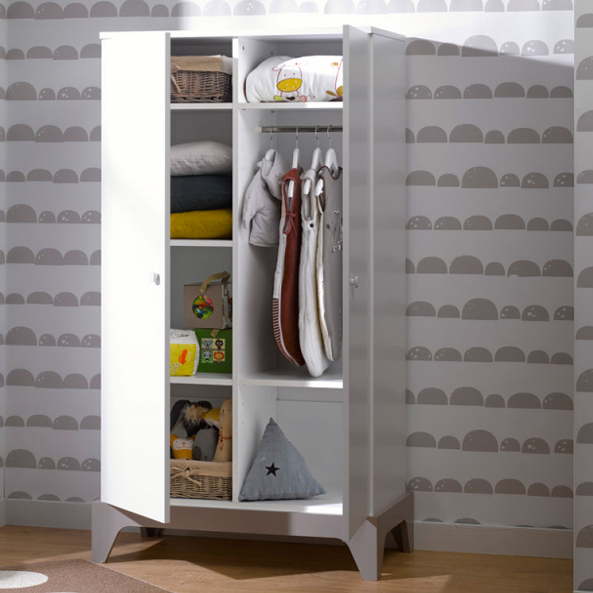 bebe_provence_paris_gris_armoire_ouverte