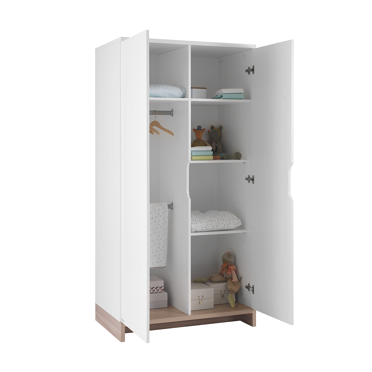 galipette_lilo_armoire_ouverte