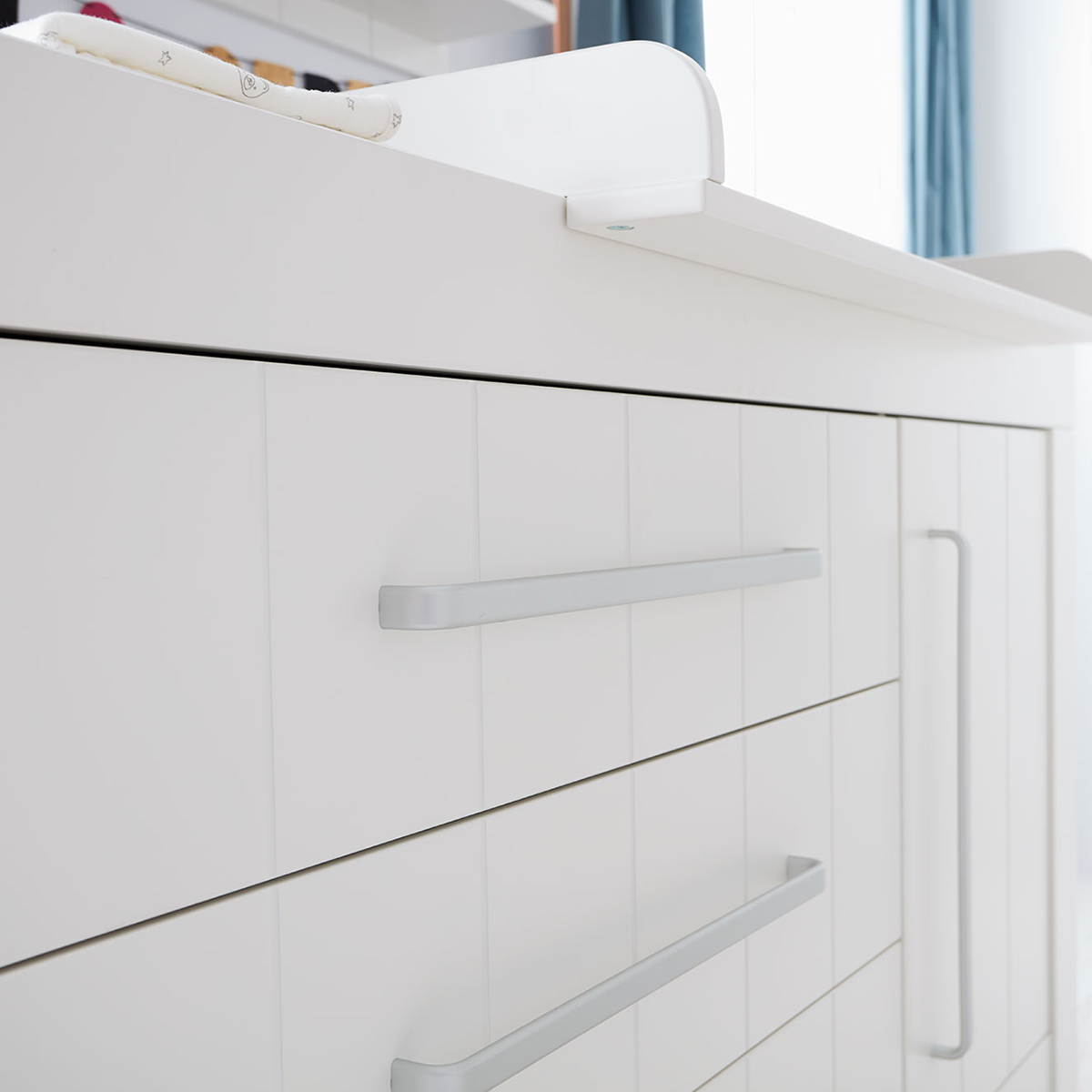 pinio_calmo_blanc_commode_XL_détail