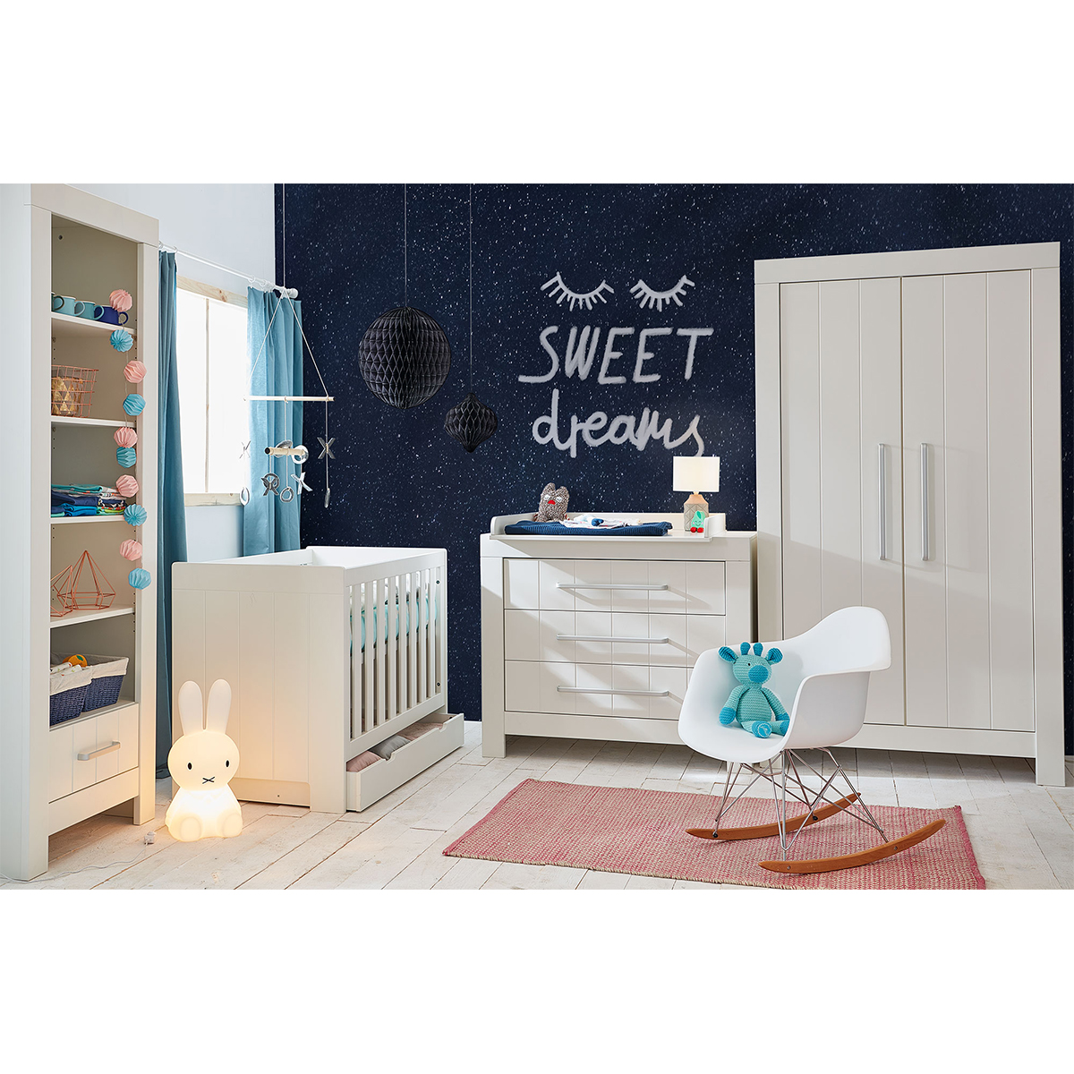 Chambre complète lit bébé 60x120 - commode à langer - armoire 2 portes Pinio Calmo - Blanc