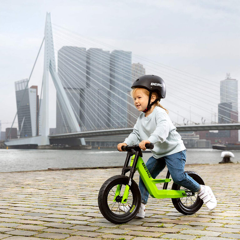 Berg MOOV 12 Draisienne 12″ – De 2,5 à 5 Ans, Pneus Gonflables, Guidon Et Selle Réglables – Ultra Légère Et Sûre, Idéale Pour Apprendre L'Équilibre