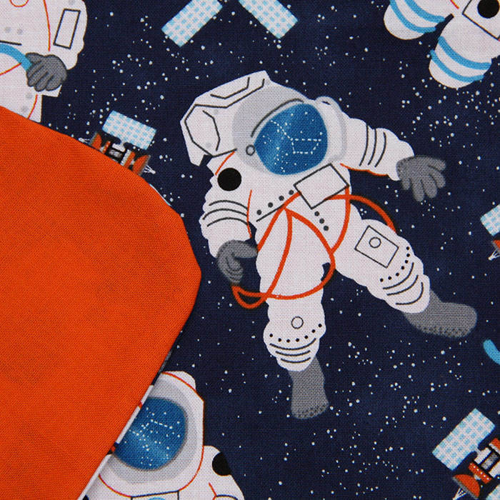 pochette_serviette_cou_elastique_table_enfant_lilooka_astronaute_2