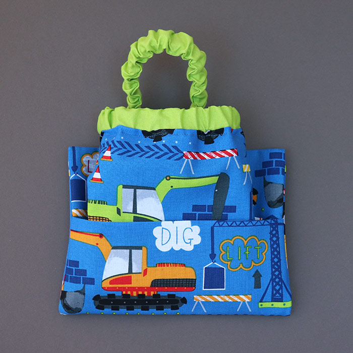 pochette_serviette_cou_cantine_elastique_table_enfant_lilooka_chantier