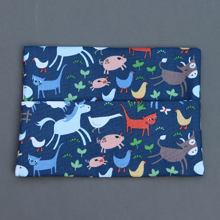 Serviette de table élastiquée pour enfant en coton avec animaux de la  ferme, serviette cantine.