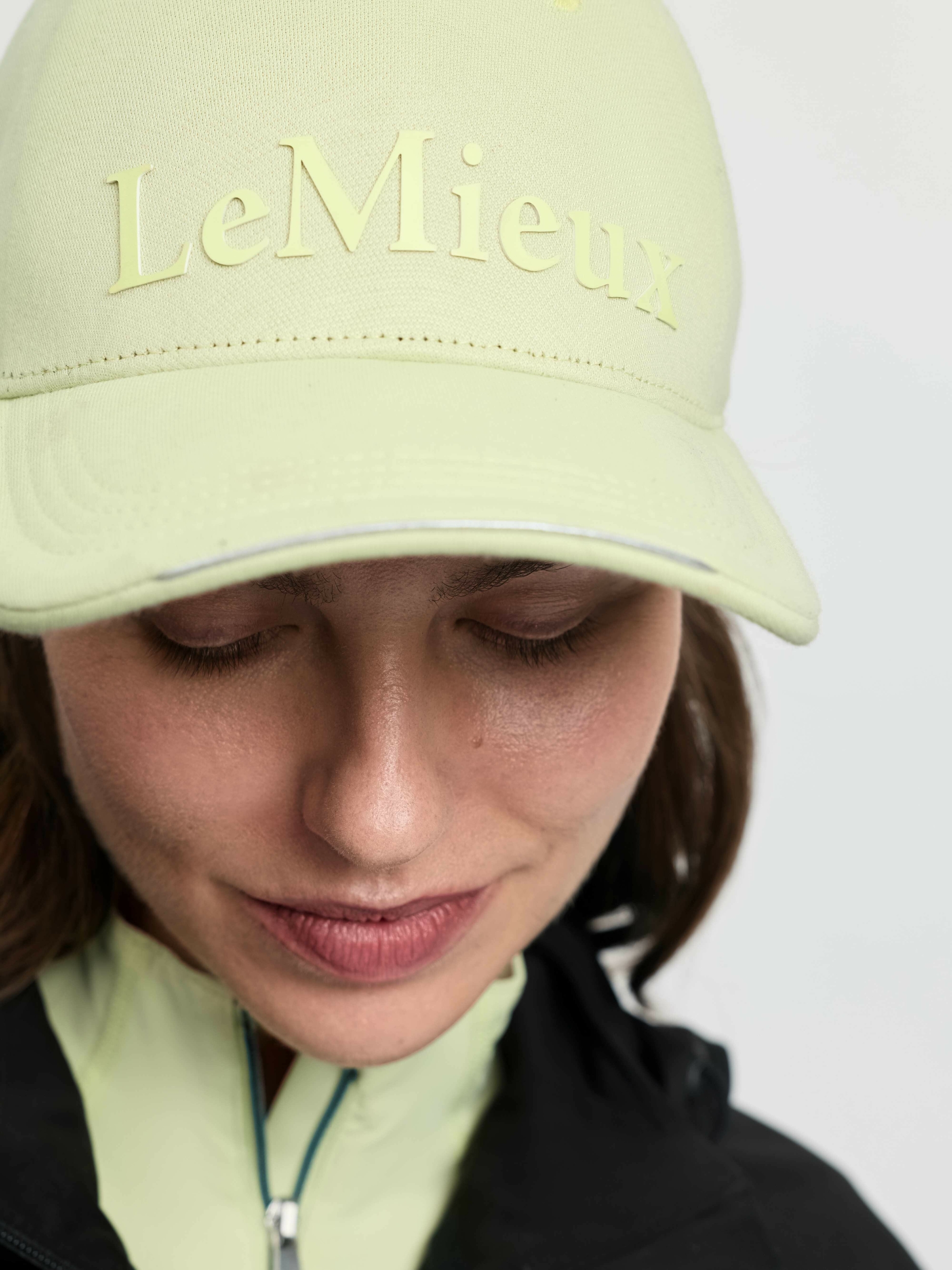 casquette-lemieux-lara-macaron-vert-3