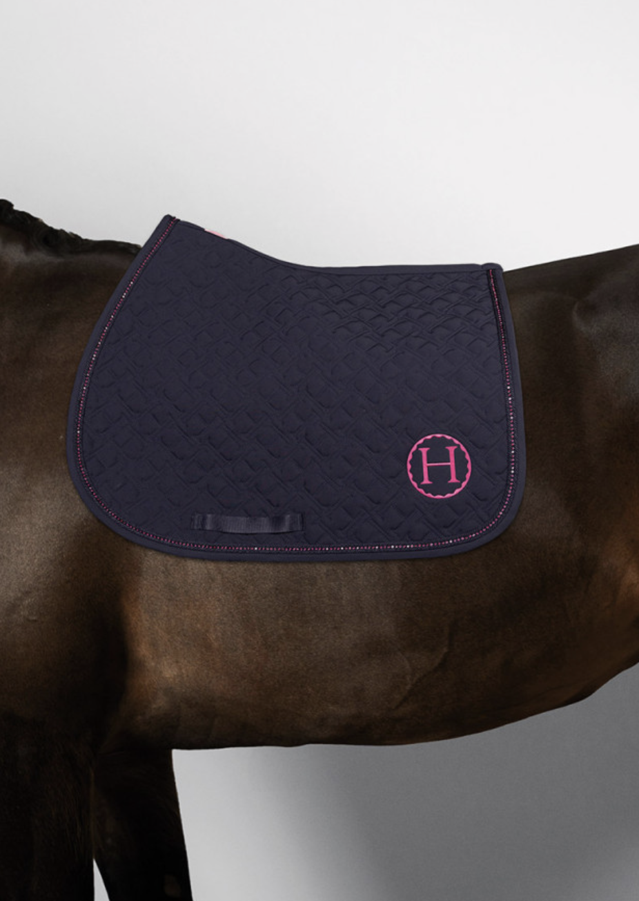 tapis-de-selle-saphir-harcour-octobre-rose-navy