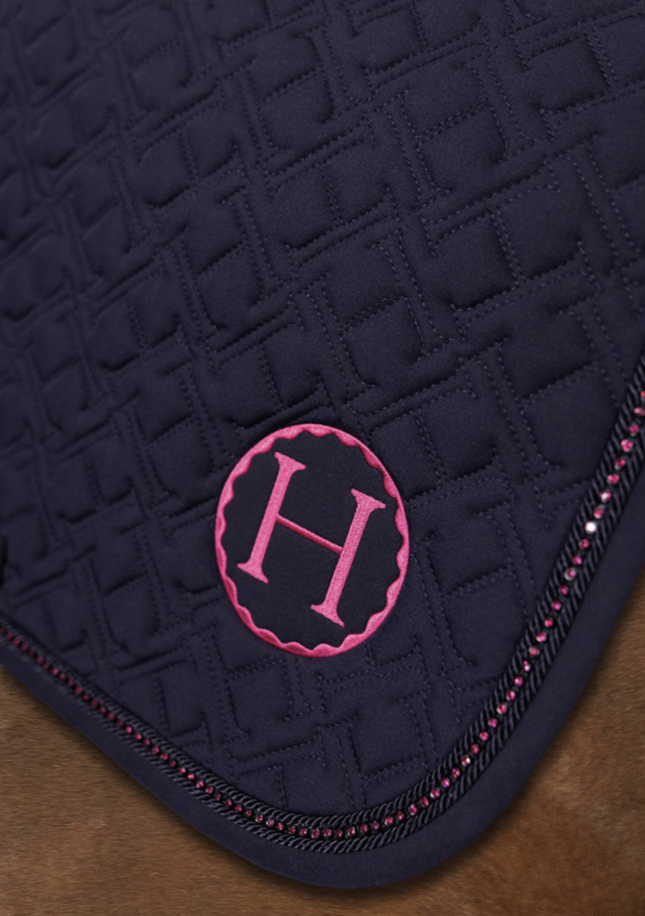 tapis-de-selle-saphir-harcour-octobre-rose-navy-2