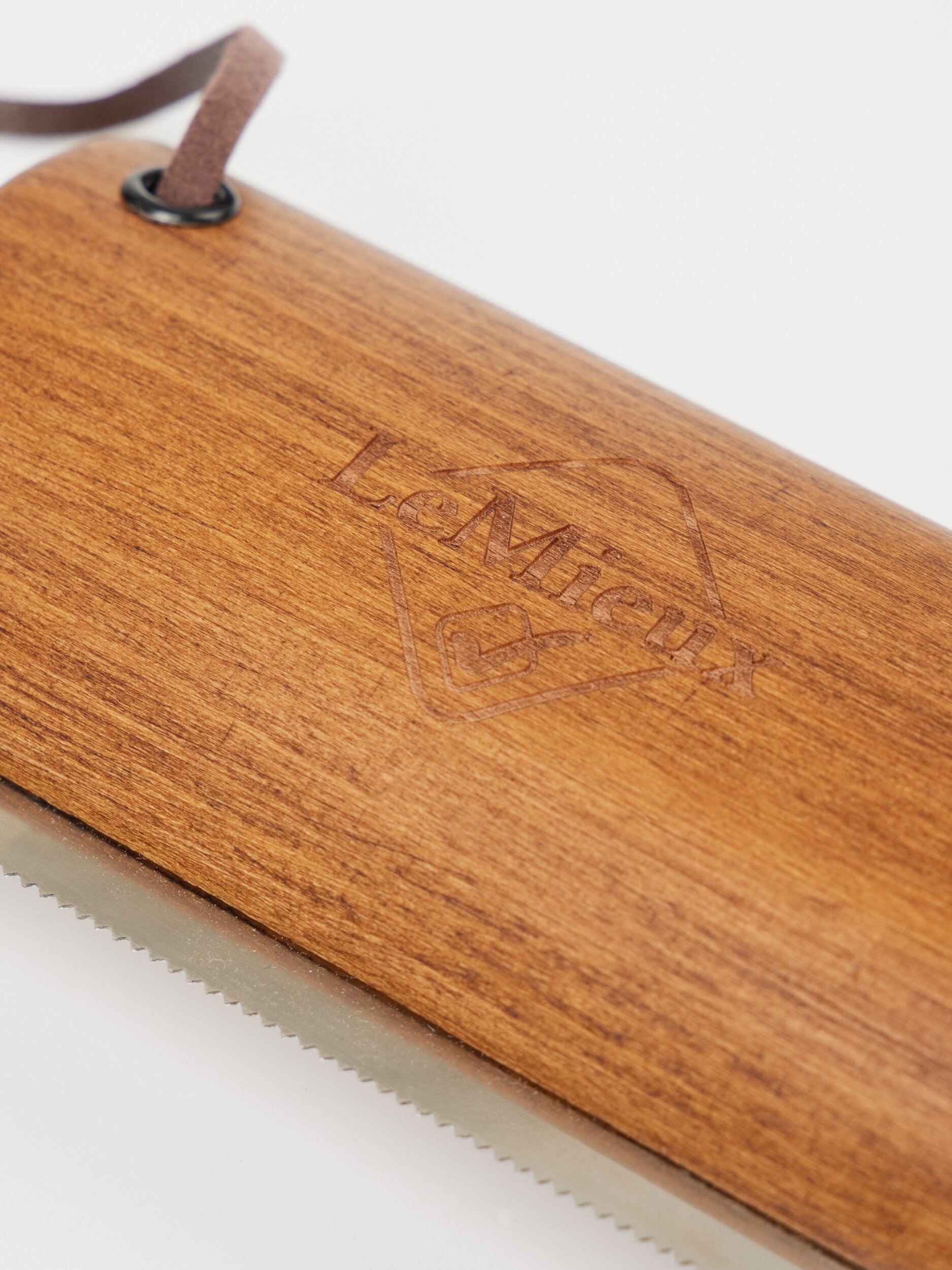 artisan-shedding-comb-lemieux-3