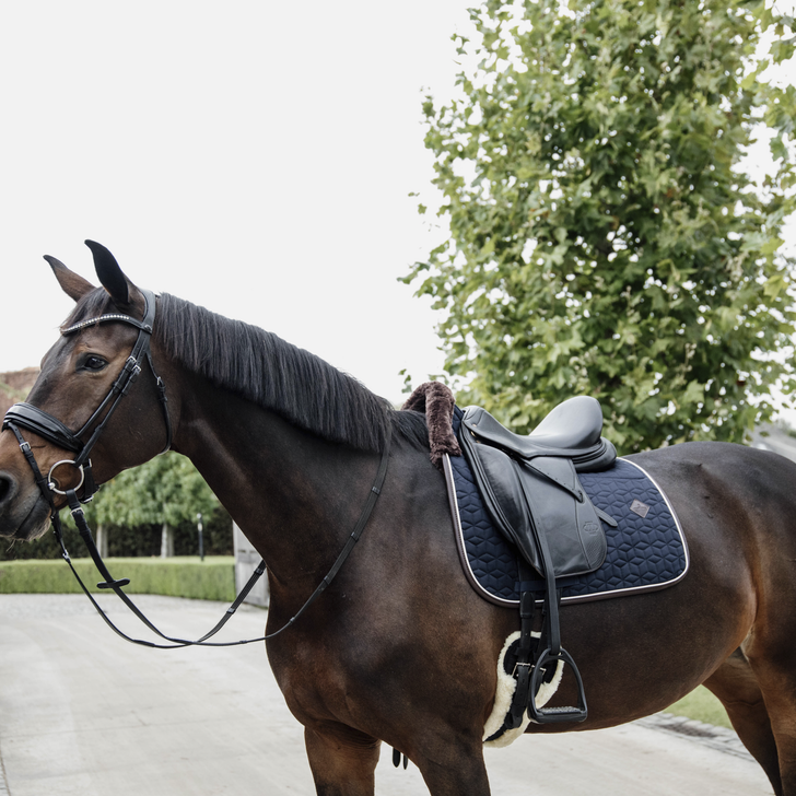 tapis-de-selle-dressage-sky-friendly-kentucky-mouton-synthetique-bleu-marine