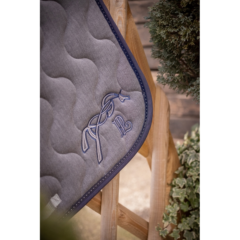 tapis-de-selle-point-sellier-classique-gris-chine-marine (4)