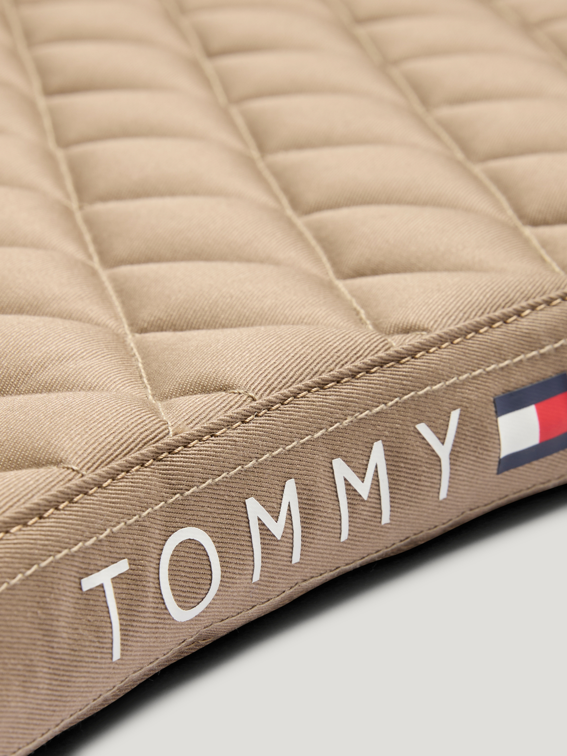 tapis-de-selle-tommy-hilfiger-stanford-beige-taupe (1)