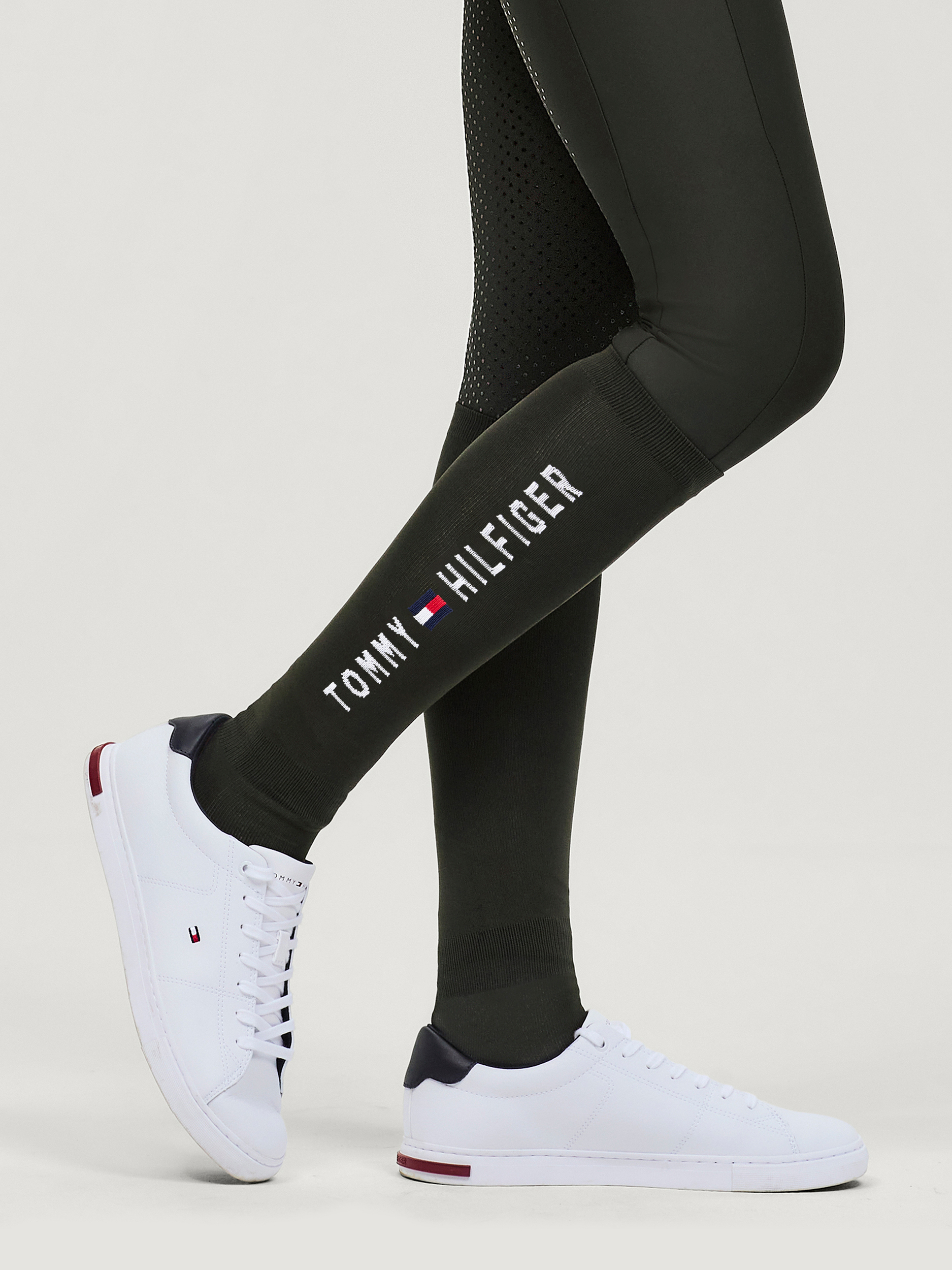 TH16USOC073-064-chaussettes-equitation-tommy-hiliger-vert-clifton (2)